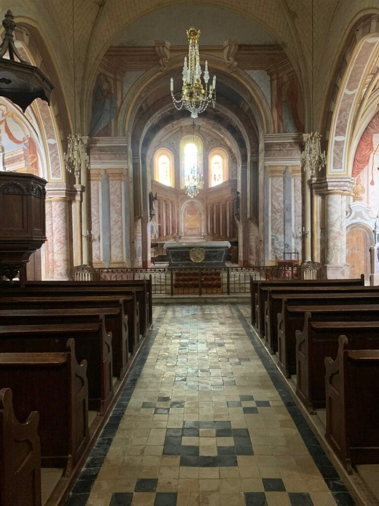 Nef de l'église Saint-Denis d'Aubigné