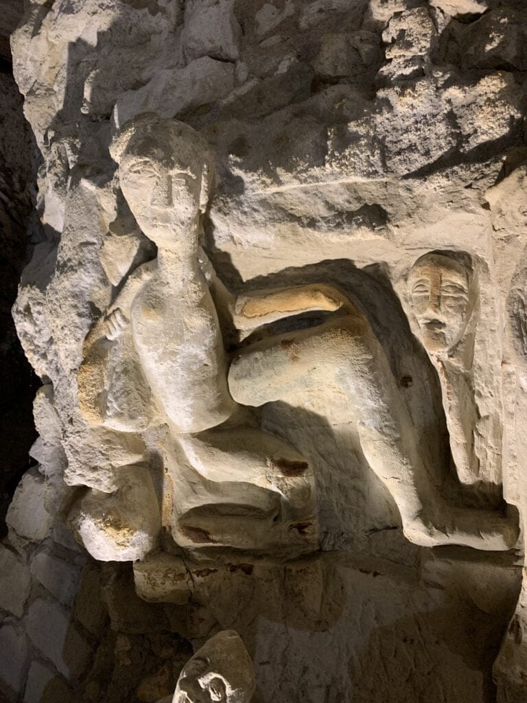 Femme nue, tuffeau, seconde moitié du XVIe siècle, ©iKEROS