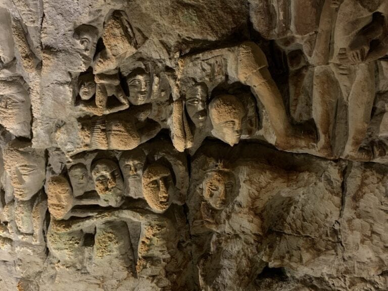 Panneau avec visages, tuffeau, seconde moitié du XVIe siècle, ©iKEROS