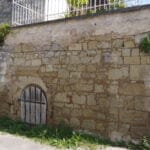Remparts du Puy-Notre-Dame, XV-XVIe siècle, rue Saint-Julien © iKEROS