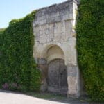 Porte des remparts du Puy-Notre-Dame, XV-XVIe siècle, rue de la Cour Nault © iKEROS
