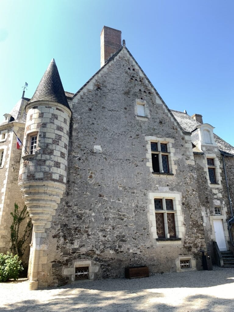 Façade renaissante de la mairie de Saint-Aubin-de-Luigné