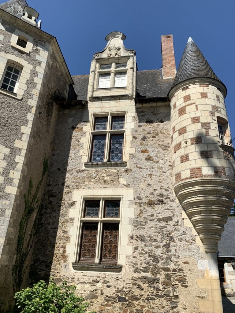 Façade renaissante de la mairie de Saint-Aubin-de-Luigné