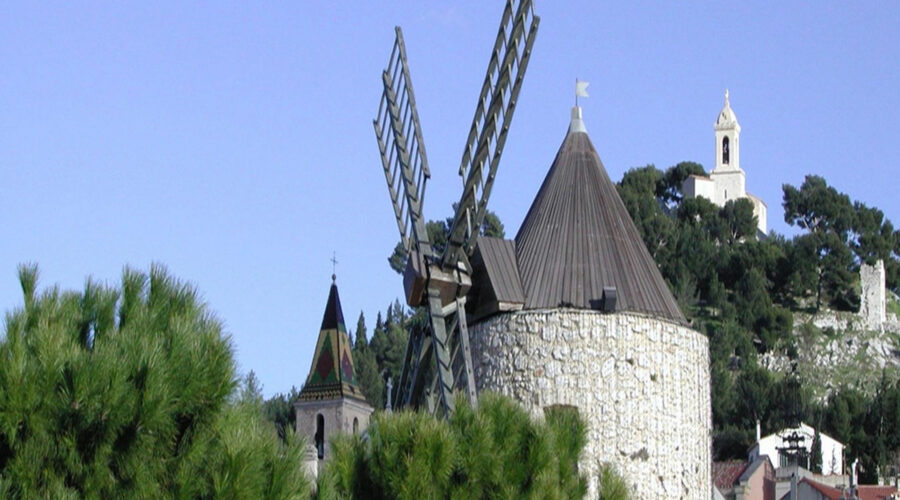 Esplanade Fréderic Mistral