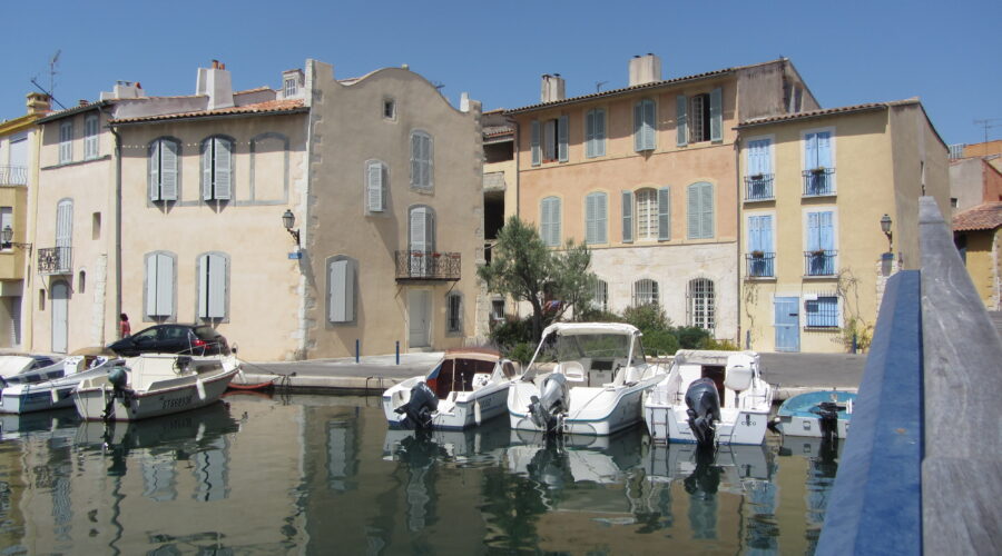 Maison à chapeau de gendarme