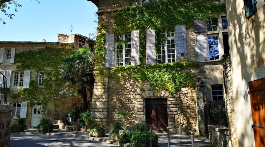 Le centre historique de Lambesc