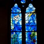 Chapelle du Saillant avec vitraux de Marc Chagall