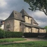 Eglise romane fortifiée du 13 ème siècle