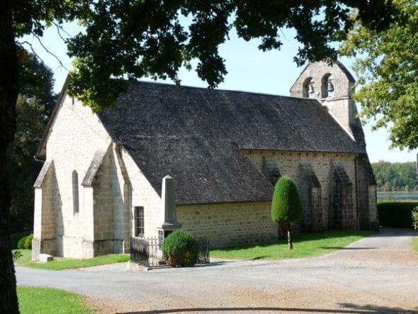 Eglise de Saint Hilaire les Courbes