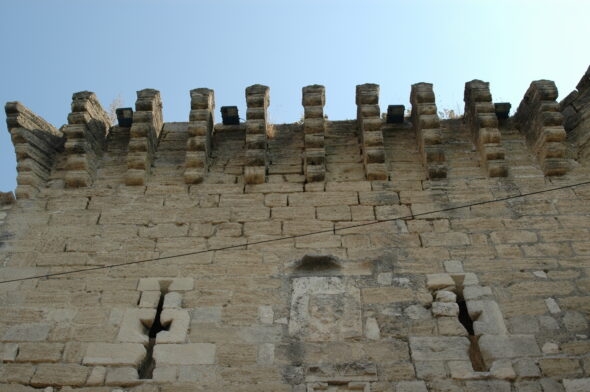 Remparts et portes médiévales de Noves