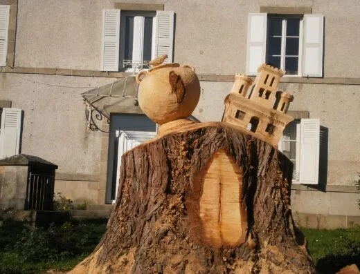 Sculpture en bois à Mortroux