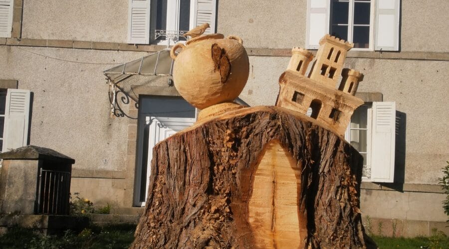 Sculpture en bois à Mortroux
