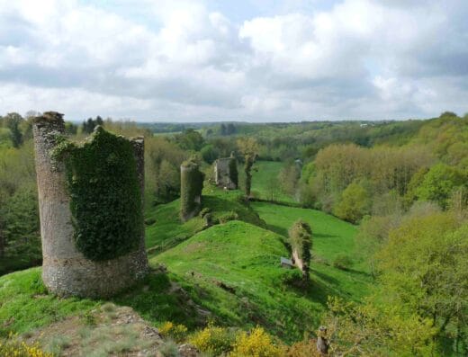 Les Ruines du Château de Malval