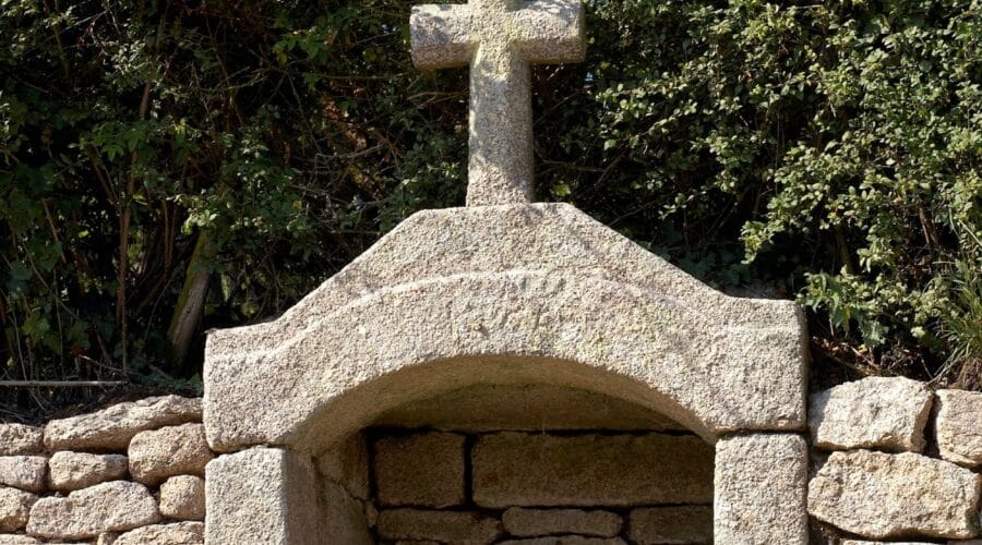 Le Lavoir et la fontaine de Saint Roch