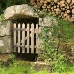 La stèle et la fontaine du Teilloux