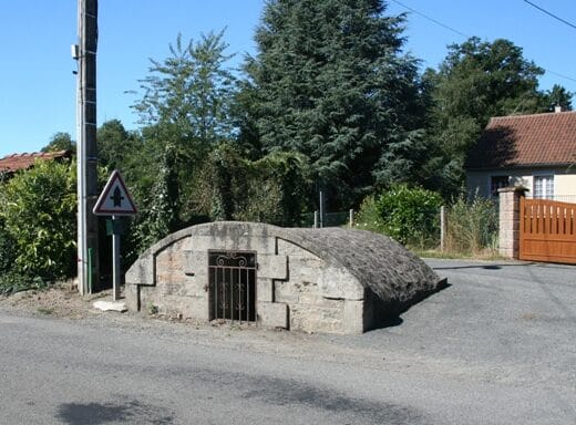 La fontaine et le lavoir du Haut de Teyrat