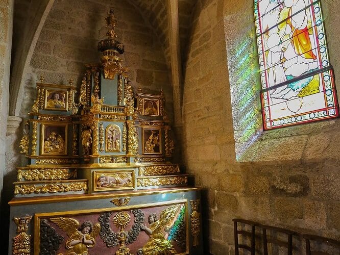 Retable du XVII° s (Eglise St-Jacques)