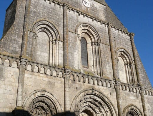 Eglise Saint-Pierre de Pont-L'Abbé-d'Arnoult