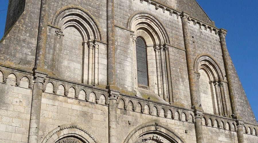 Eglise Saint-Pierre de Pont-L'Abbé-d'Arnoult
