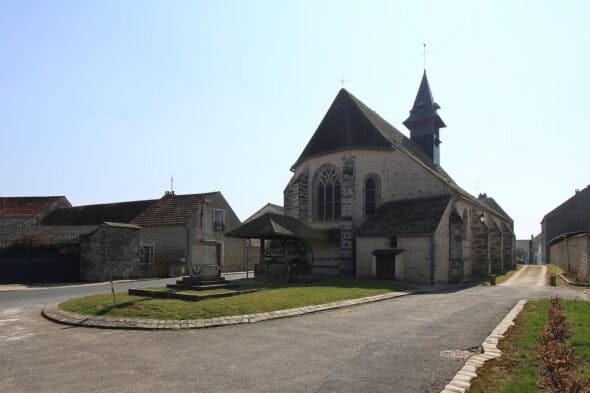 La Forêt-Sainte-Croix - Eglise Saint-Saturnin