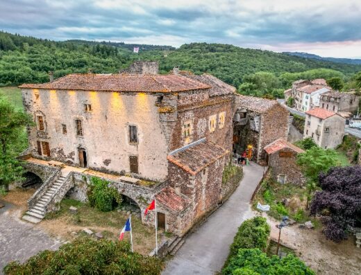 Château de Latour-sur-Sorgues - visite guidée ou libre