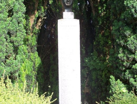 Stèle de Pierre Bourdan