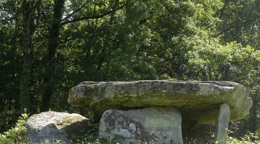 Dolmen et menhir de Ménardeix