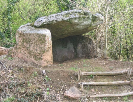 Dolmen de la Pierre Levée du Grand Gât