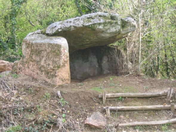 Dolmen de la Pierre Levée du Grand Gât