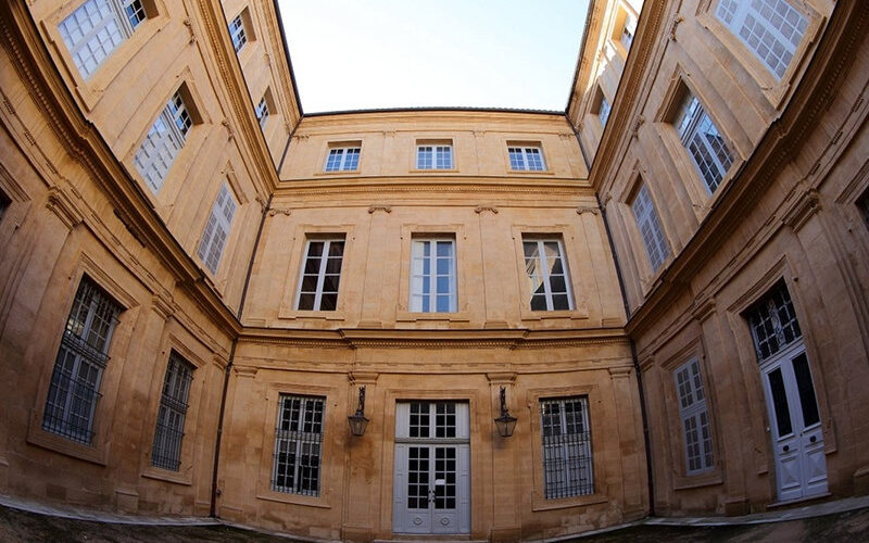 Hôtel de L'Estang Parade