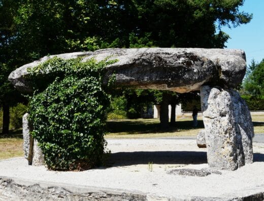 Dolmen de Peyrelevade