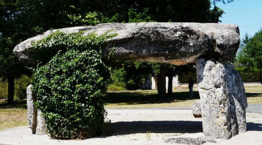 Dolmen de Peyrelevade