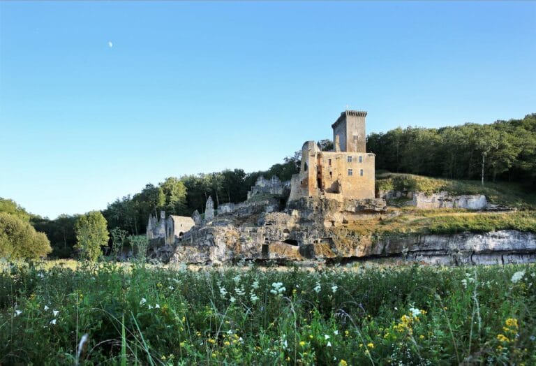Château de Commarque – Les mystères de la Forteresse oubliée