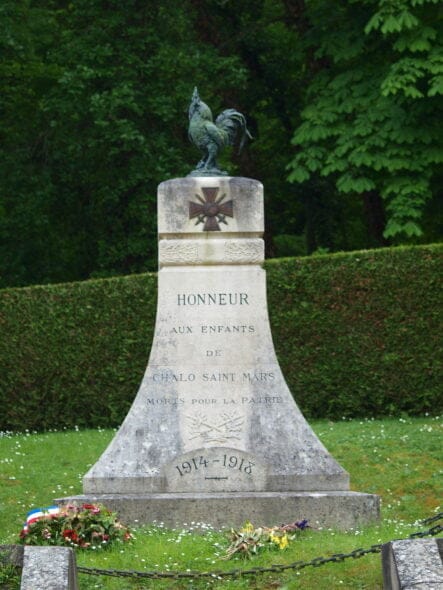 Monument aux morts Chalo Saint Mars