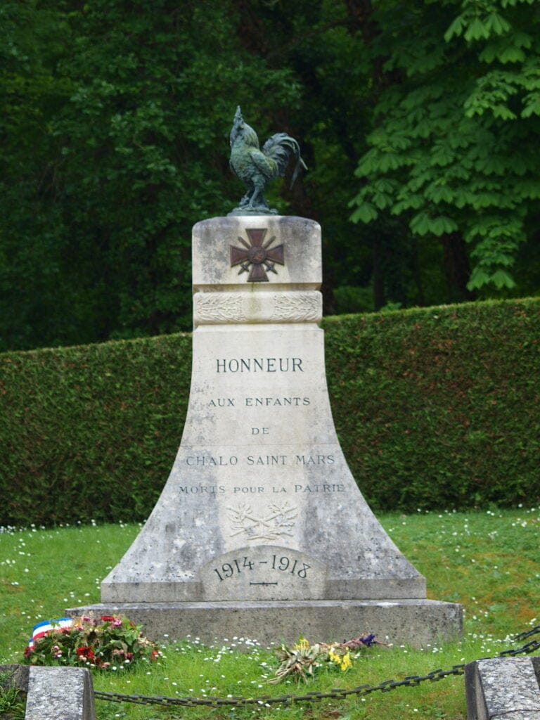 Monument aux morts Chalo Saint Mars