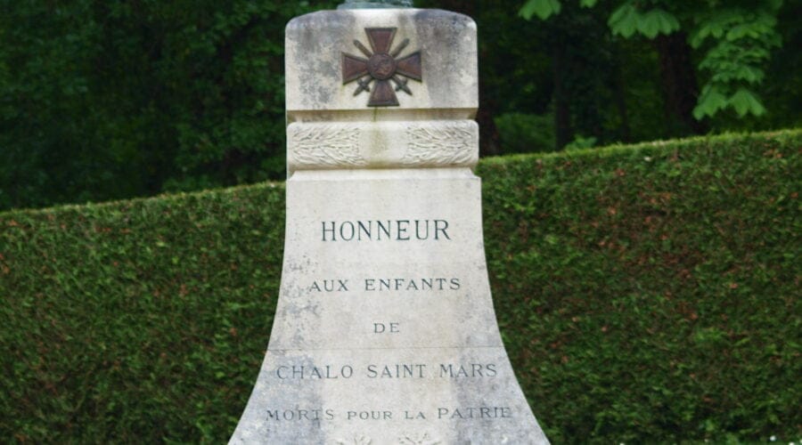 Monument aux morts Chalo Saint Mars