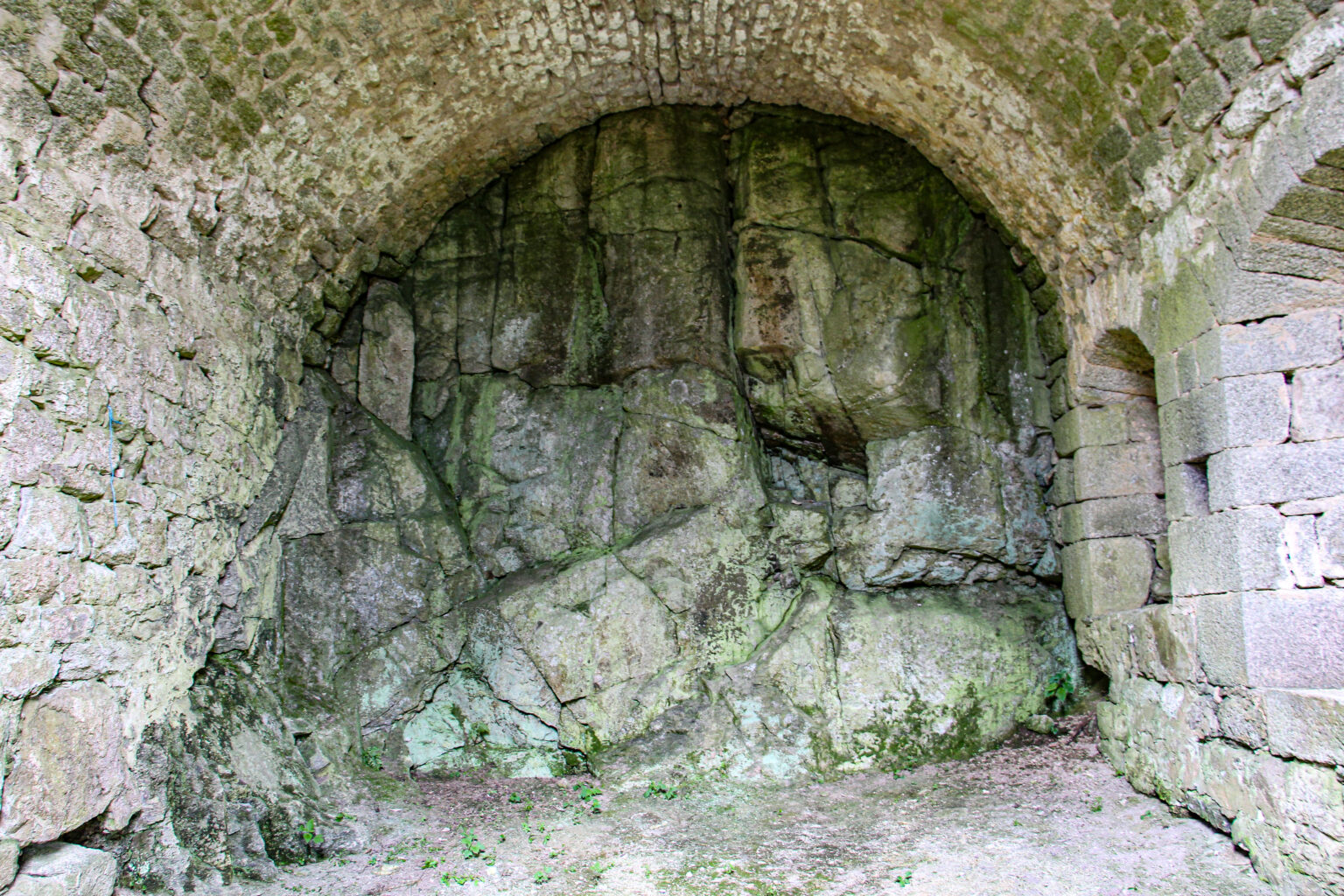CHAPELLE ET ROCHER DU CHER