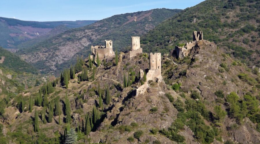 CHÂTEAUX DE LASTOURS