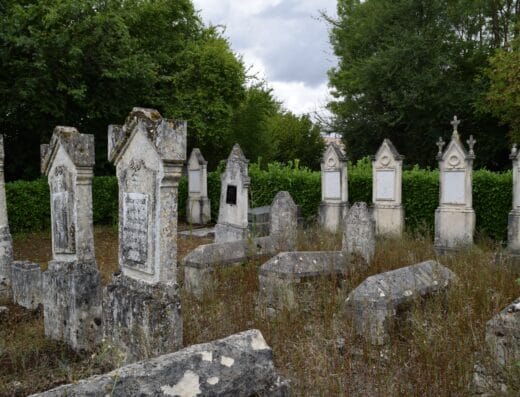 Cimetières familiaux protestants.