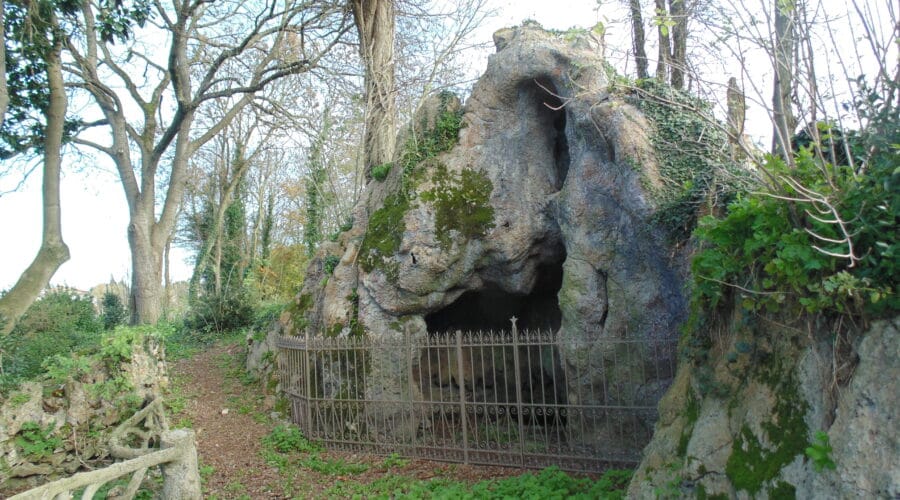 Grotte Notre-Dame de Lourdes à Antes