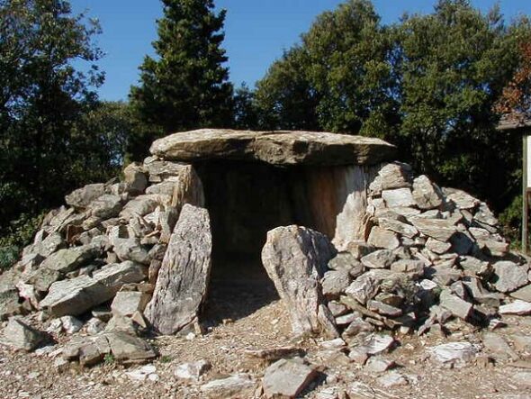 DOLMEN DU PALET DE ROLAND