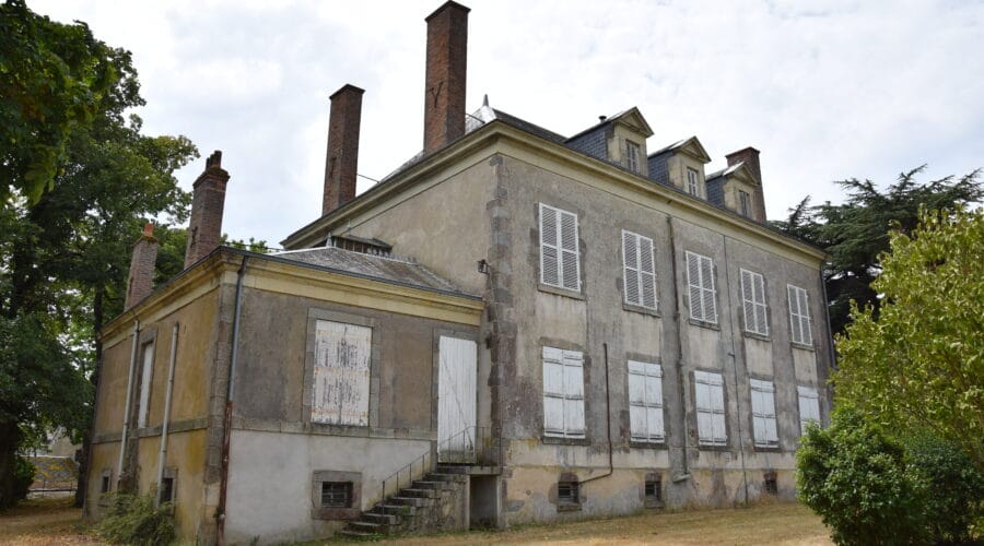 Château d'Argenton les Vallées