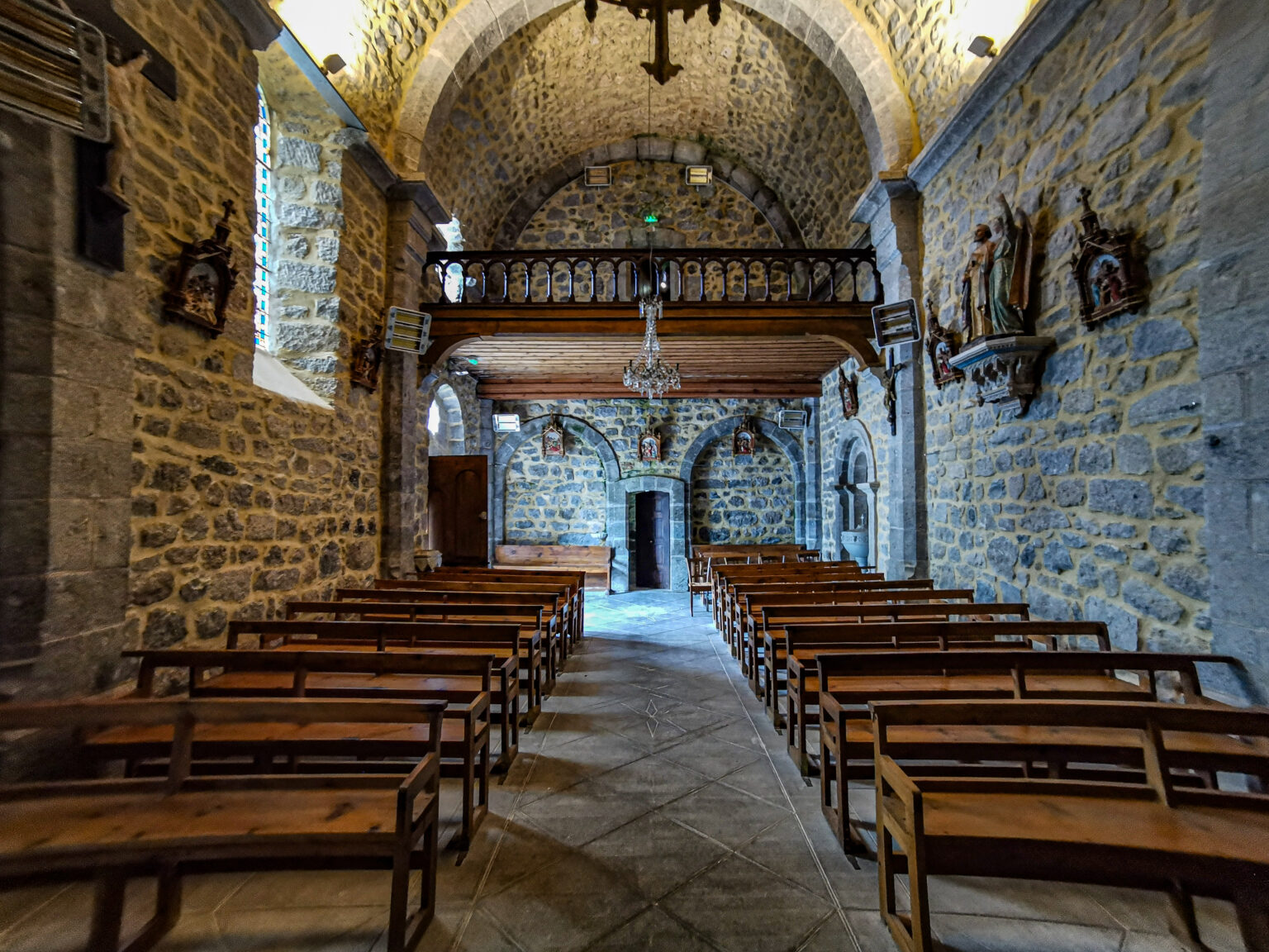 ĂGLISE SAINTE-CROIX-ET-SAINT-PIERRE