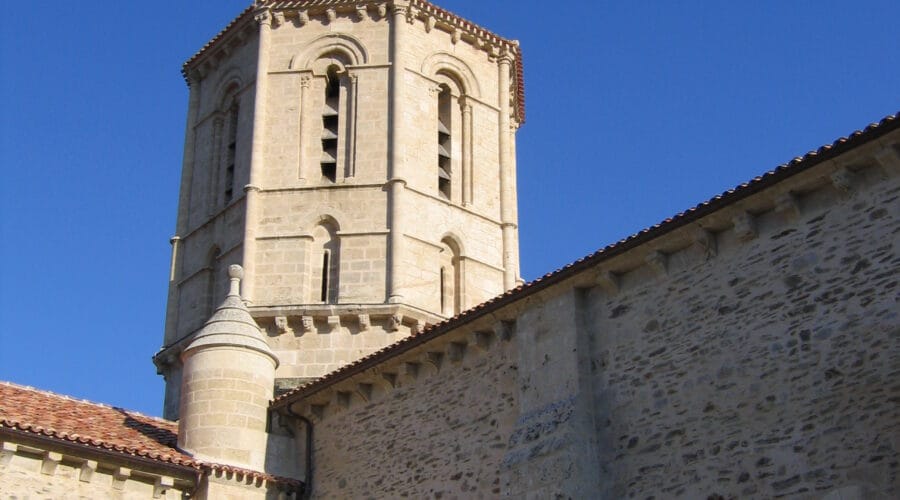 Eglise Saint-Pierre de FENIOUX XIIème siècle