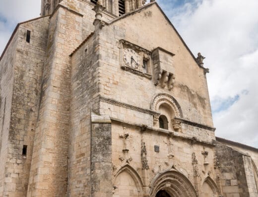 Eglise Saint-Pierre de Frontenay-Rohan-Rohan