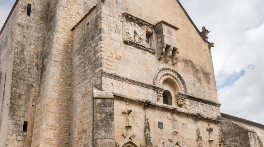 Eglise Saint-Pierre de Frontenay-Rohan-Rohan