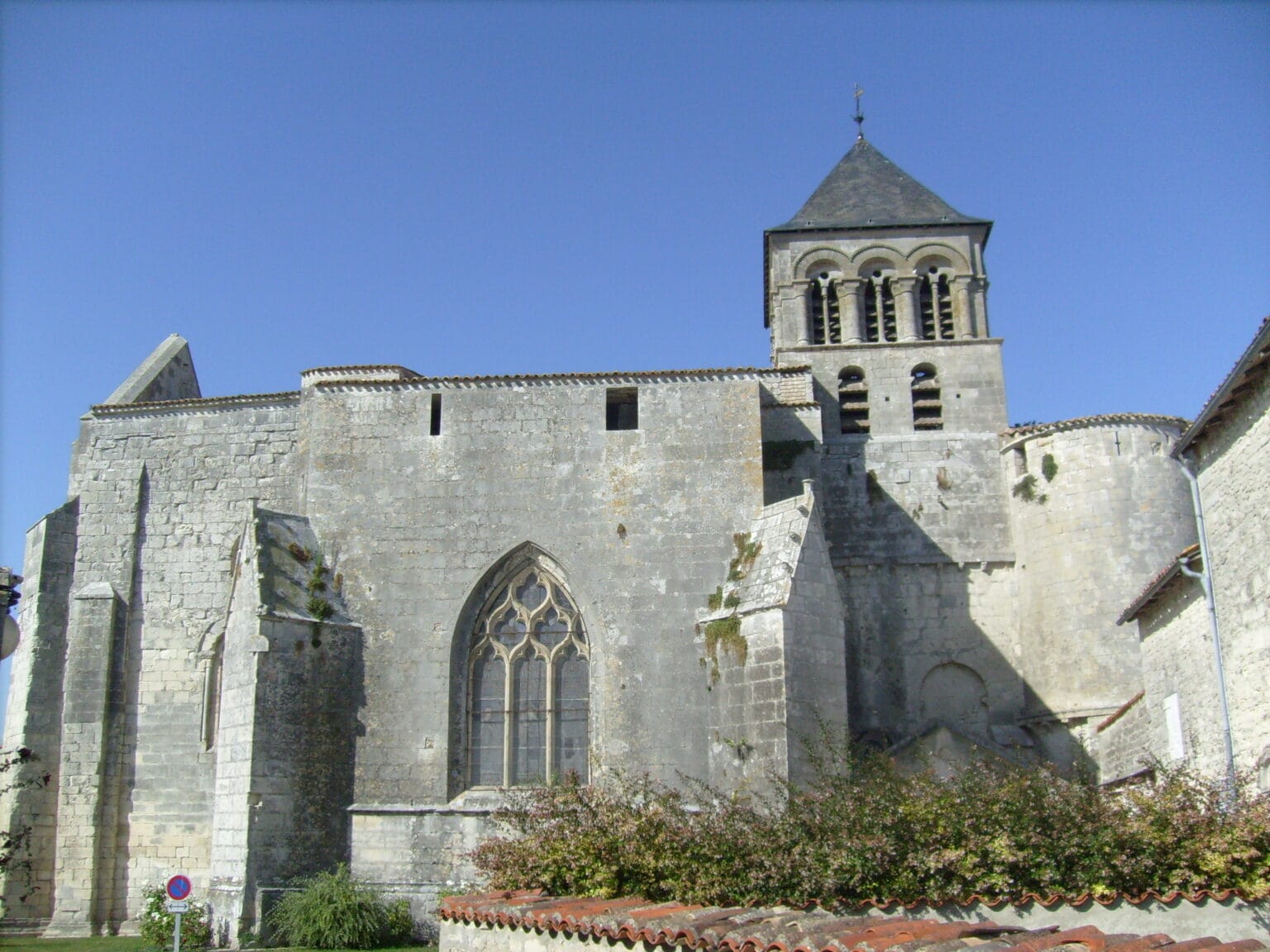 Eglise Saint-Pierre de Chaniers
