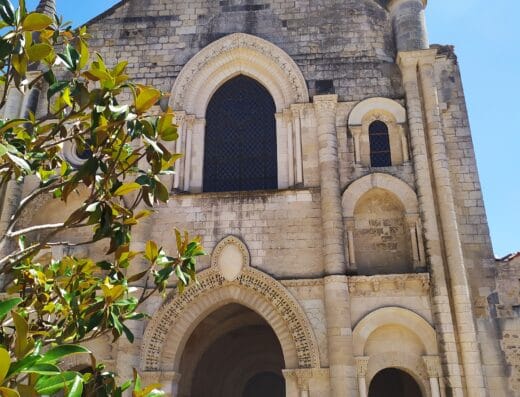 Église abbatiale Saint-Pierre de Airvault