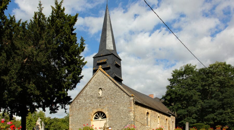 L’église St Pierre (XIIIème siècle)