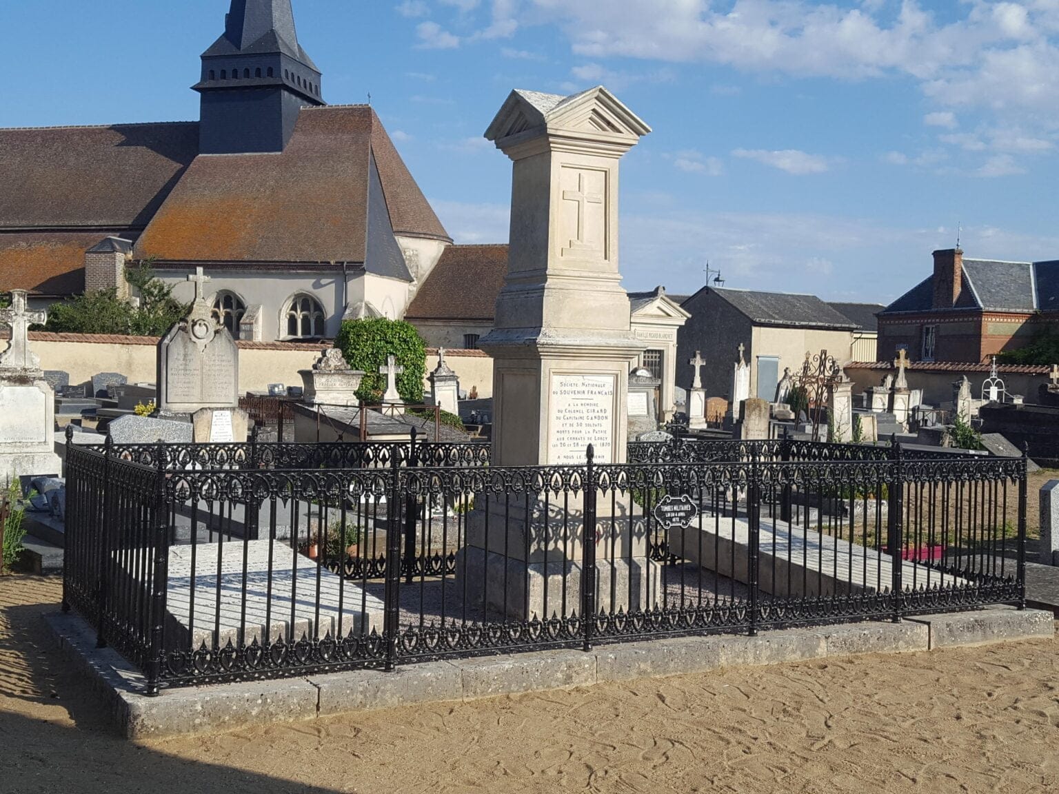 Tombe militaire commémorant le conflit de 1870